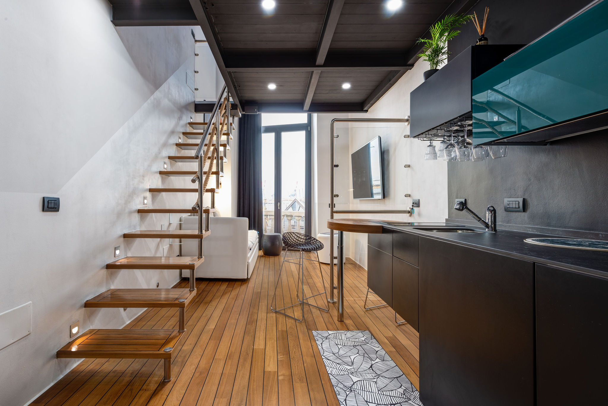 Loft Yacht